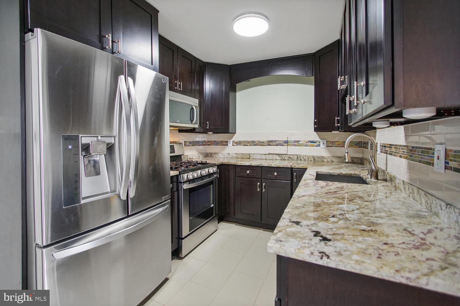 10201 GROSVENOR PLACE 1401