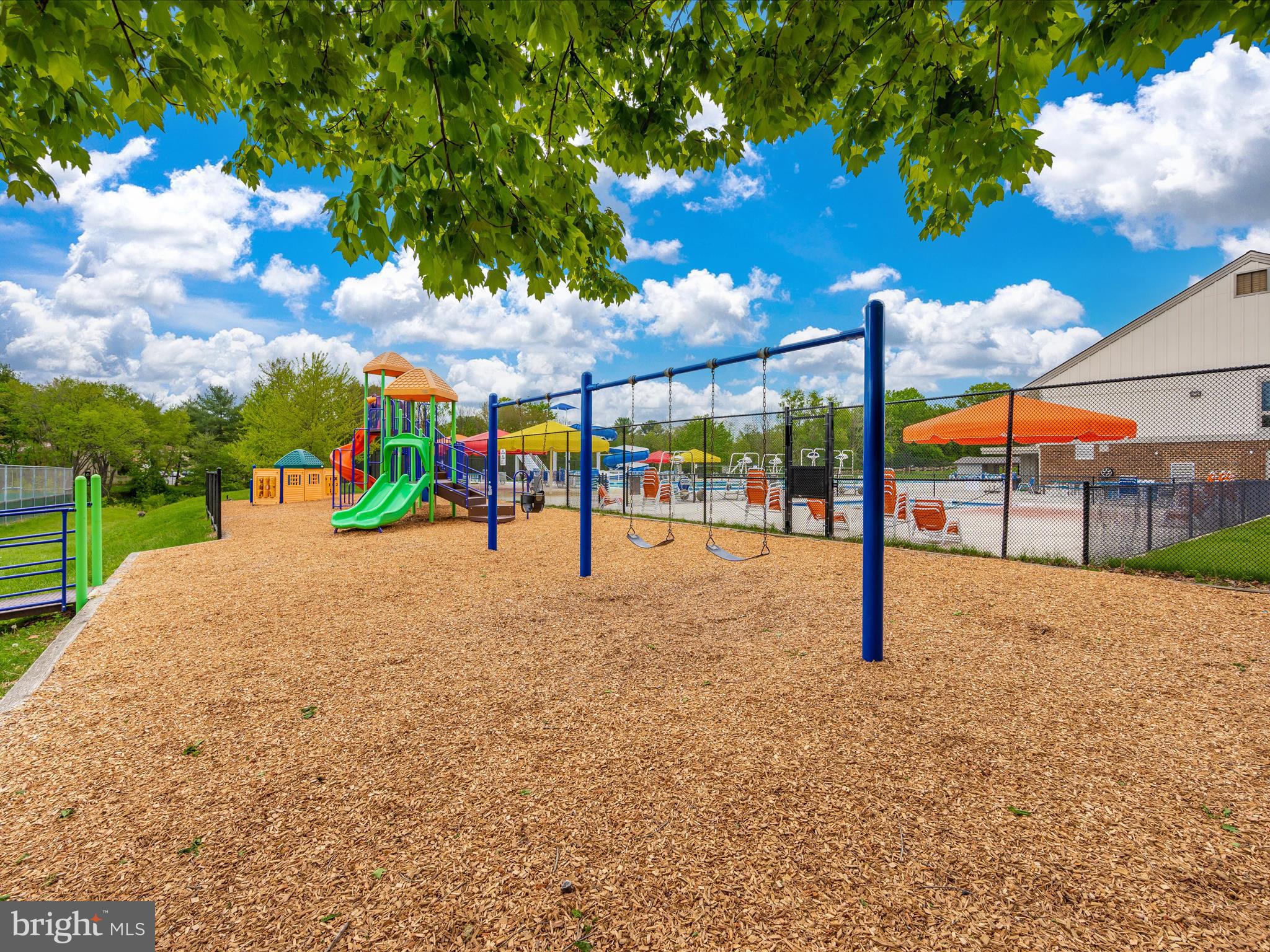 SHADOW OAK - Residential