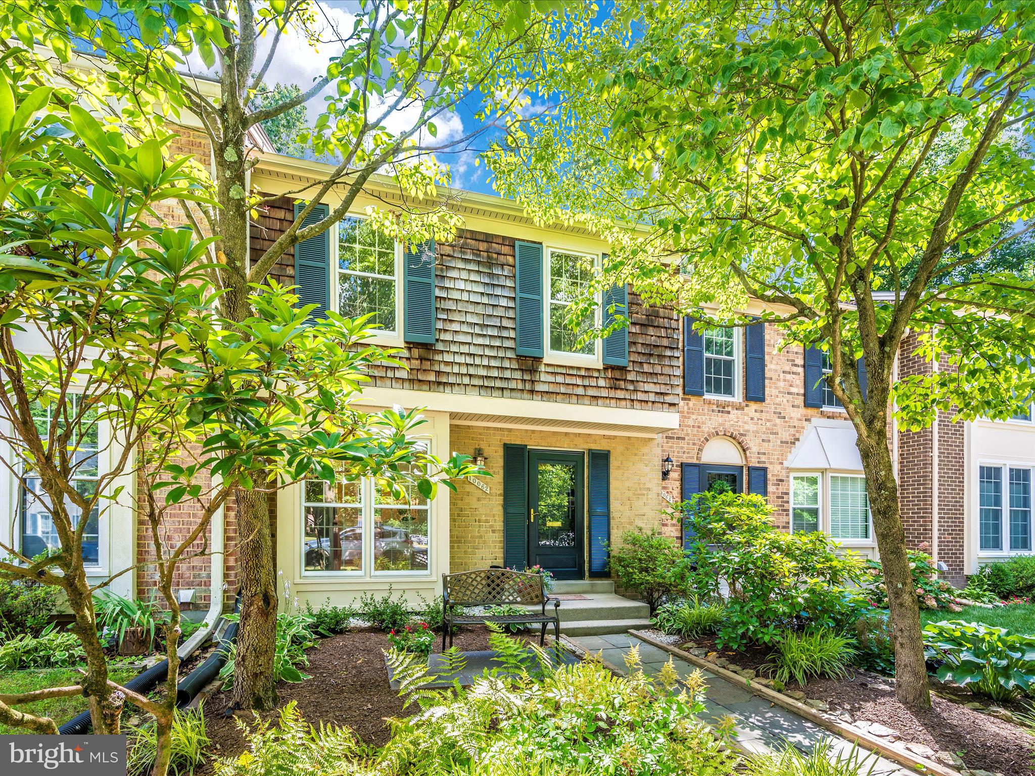 SHADOW OAK - Residential