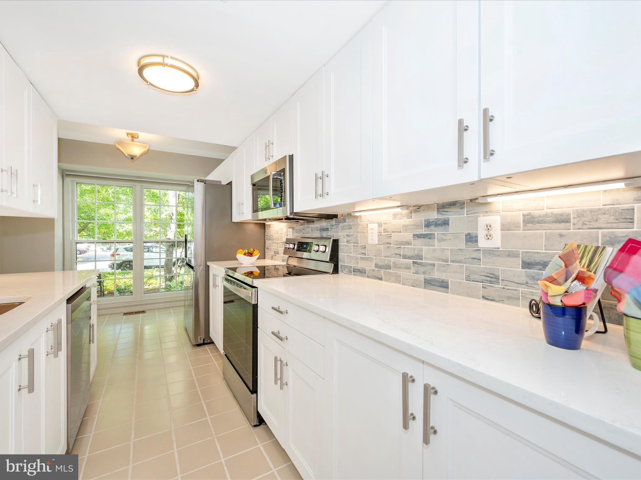 SHADOW OAK - Residential