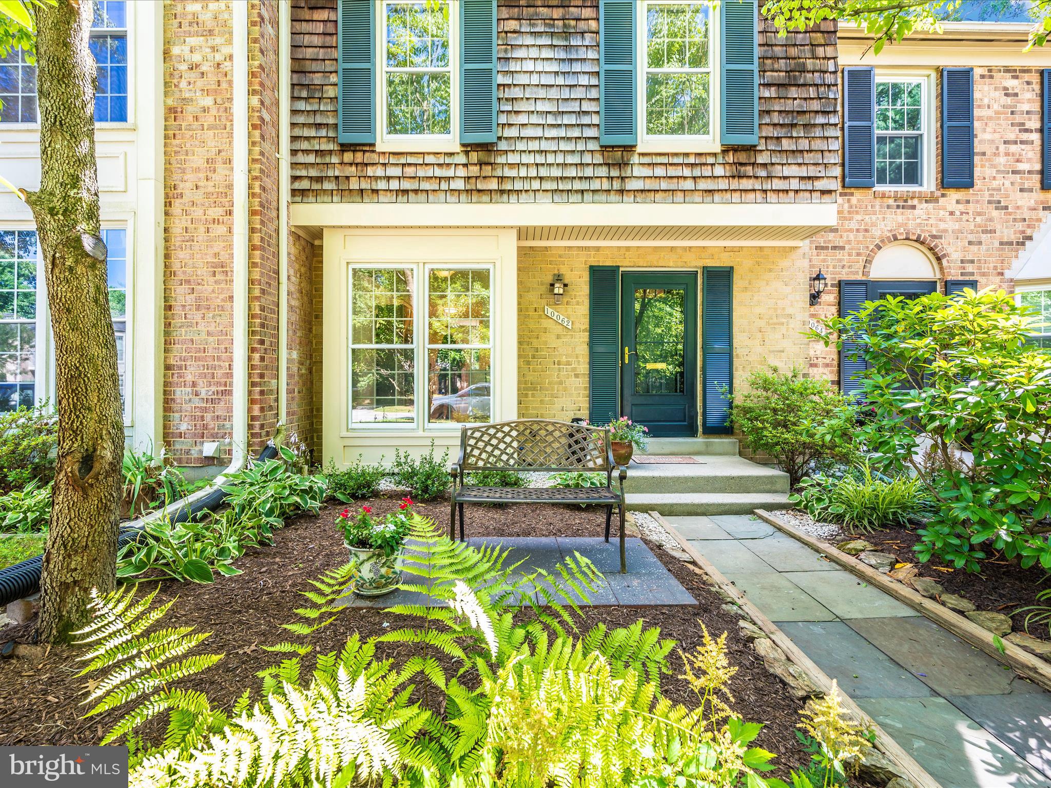 SHADOW OAK - Residential