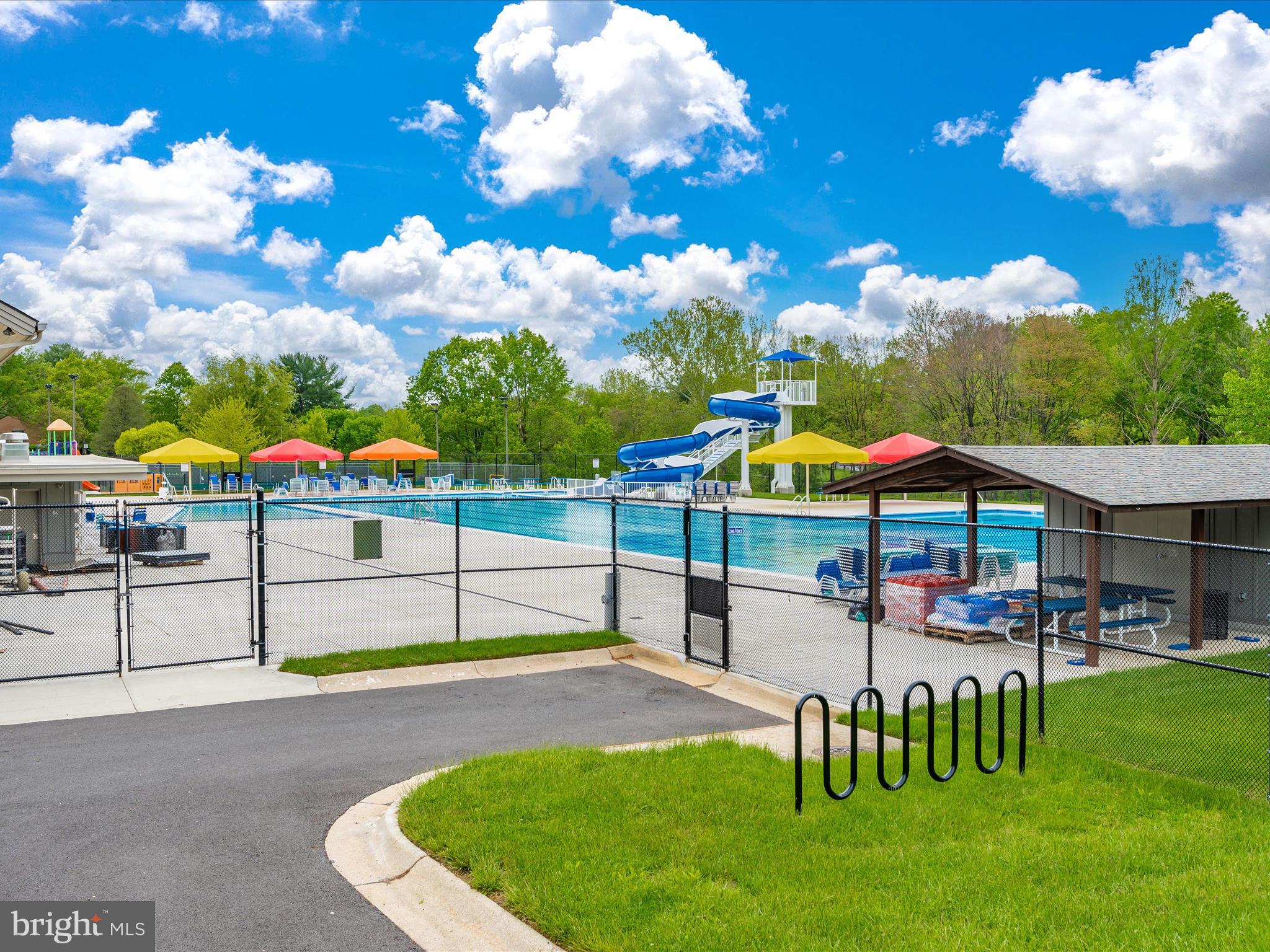 SHADOW OAK - Residential