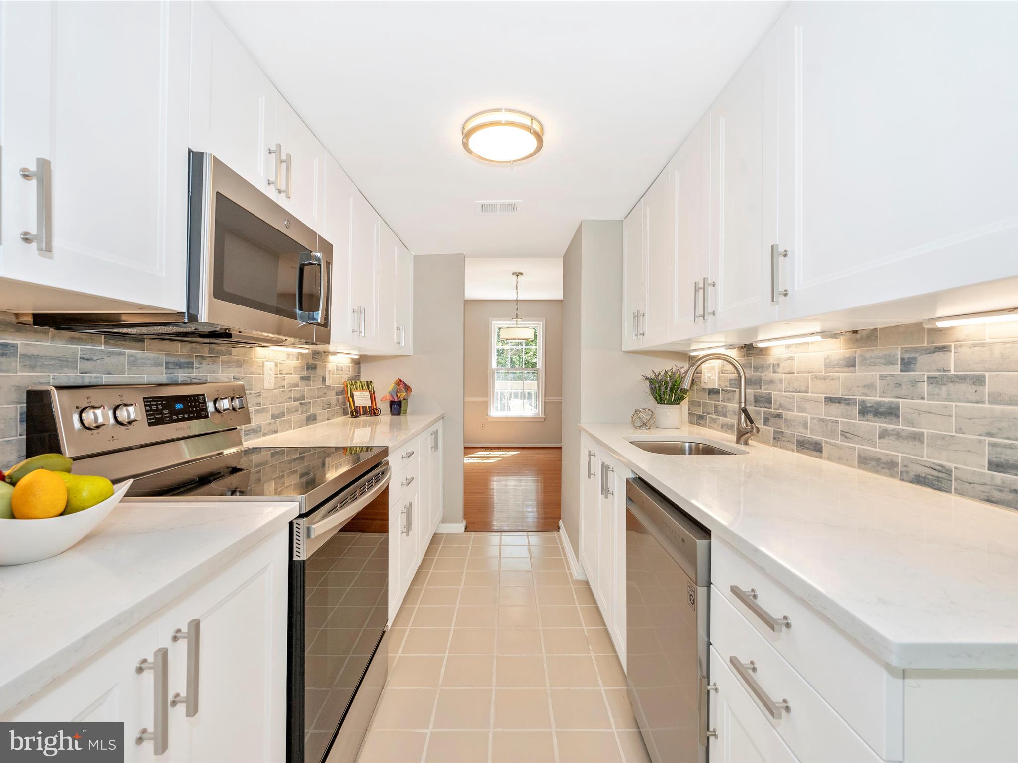 SHADOW OAK - Residential