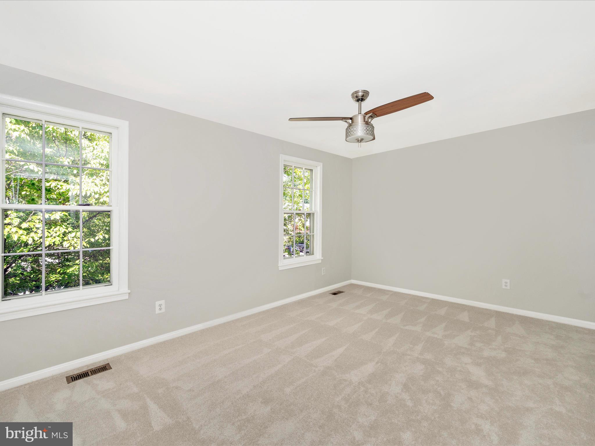 SHADOW OAK - Residential