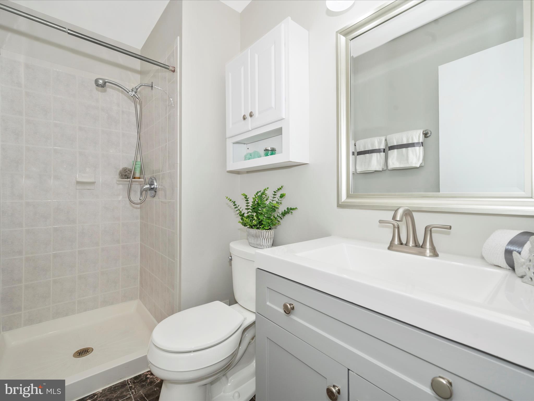 SHADOW OAK - Residential