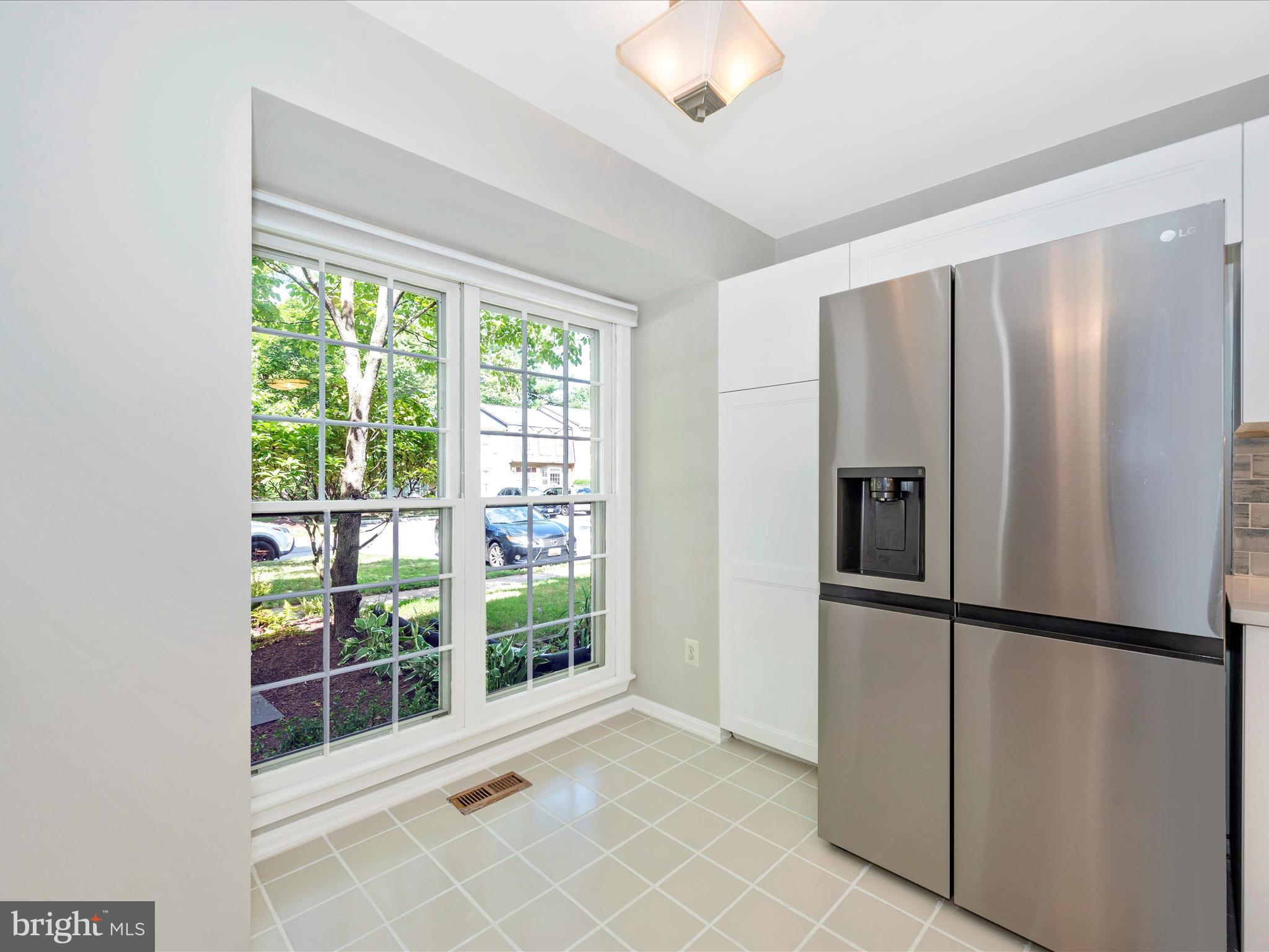 SHADOW OAK - Residential