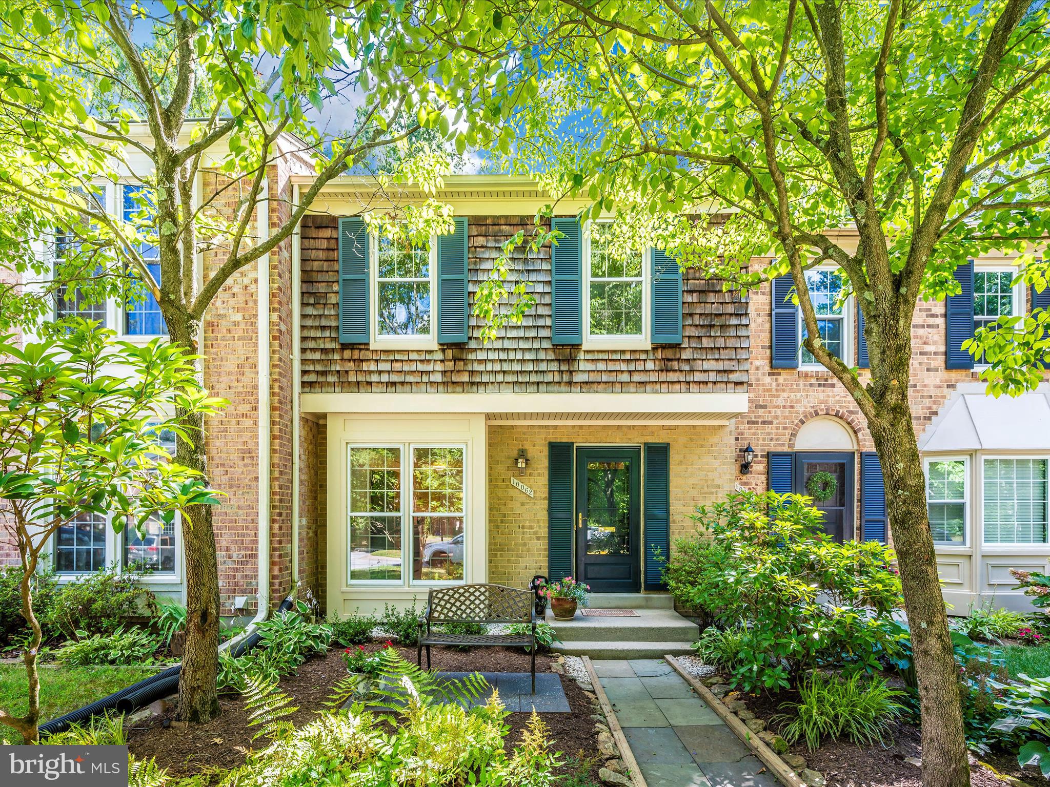 SHADOW OAK - Residential