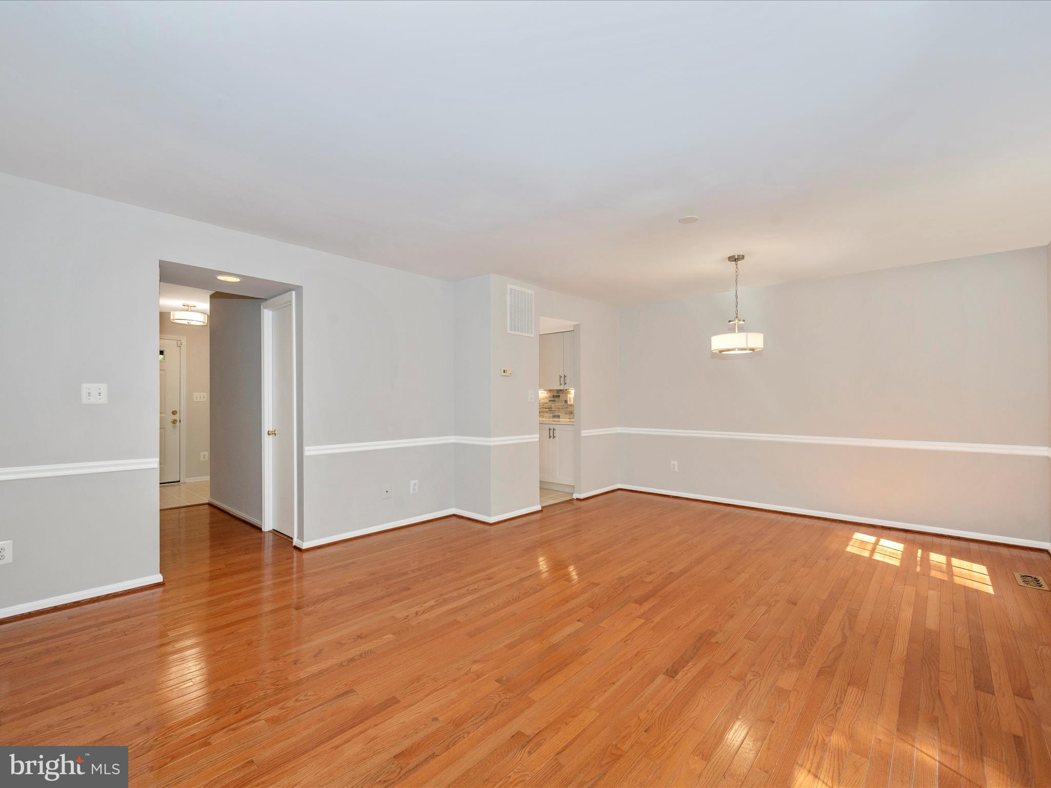 SHADOW OAK - Residential