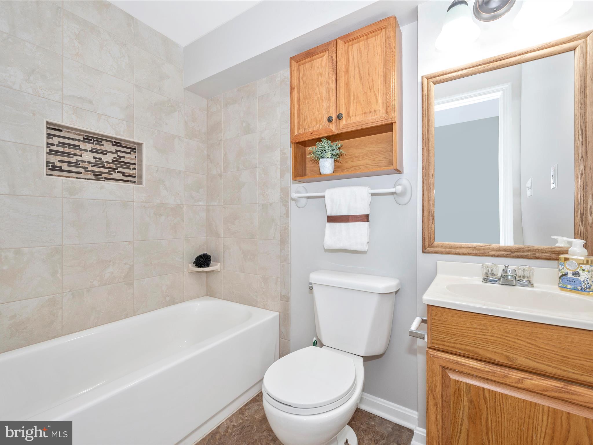 SHADOW OAK - Residential