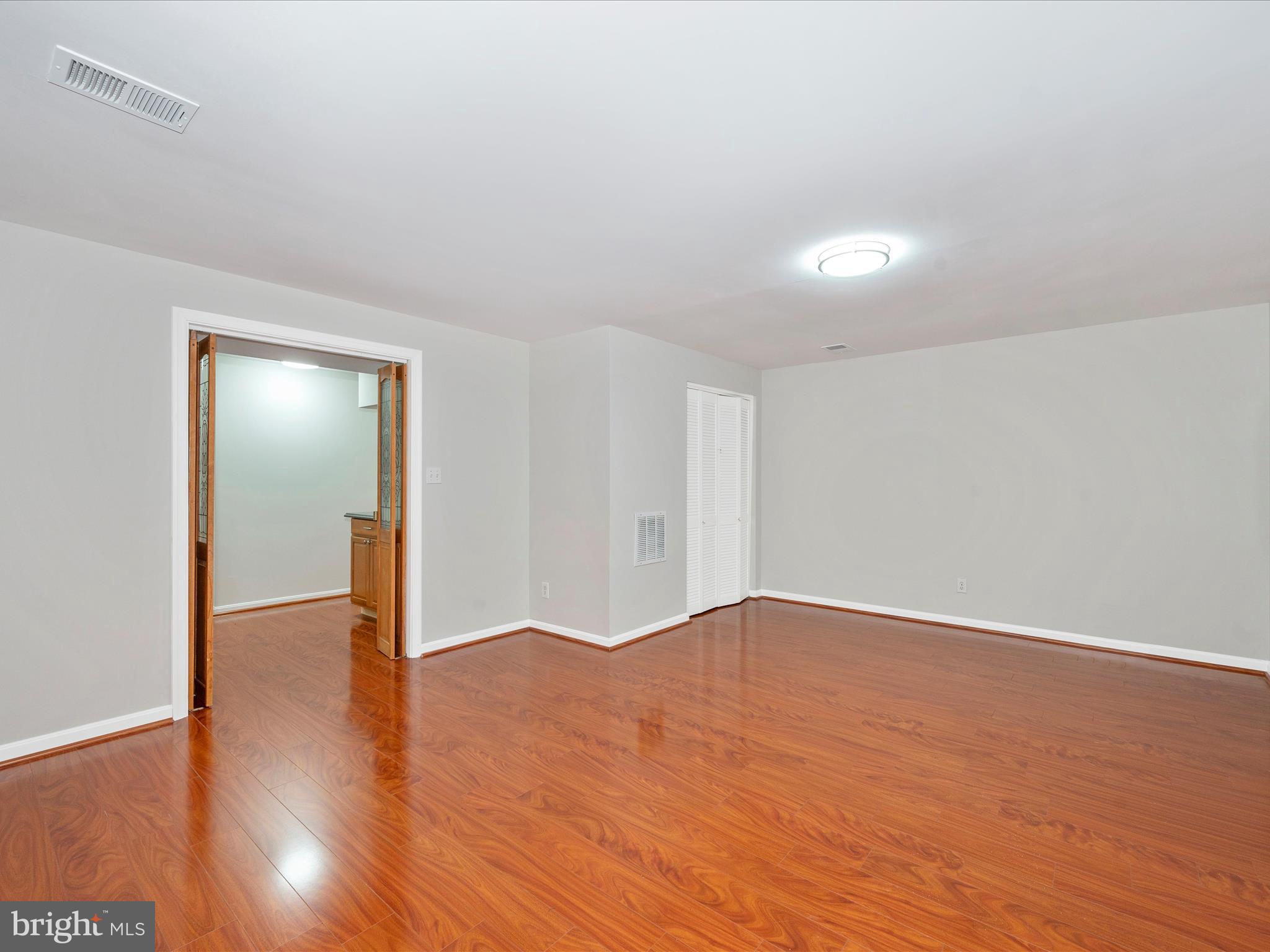 SHADOW OAK - Residential