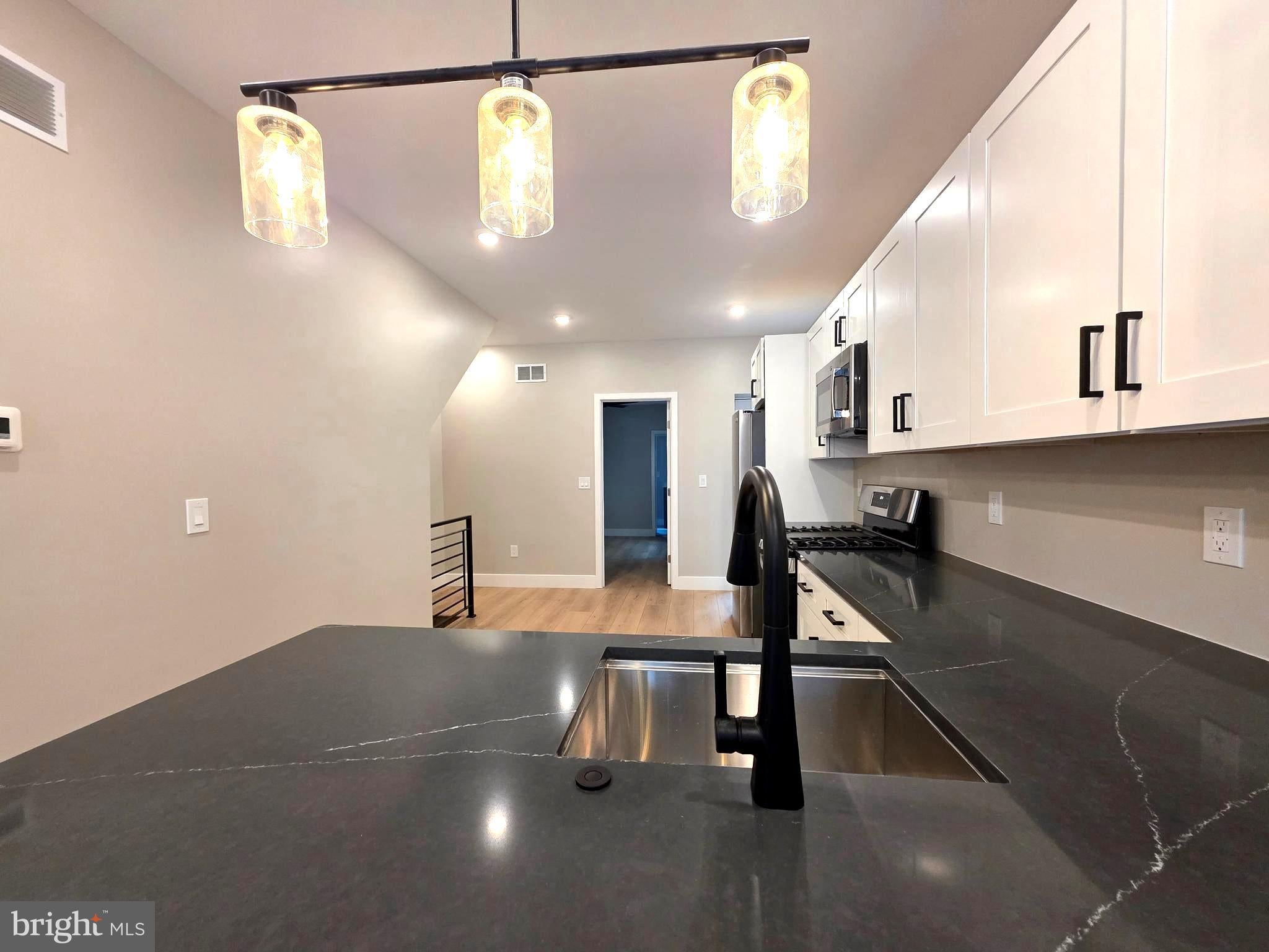 1324 S 9TH STREET 1F