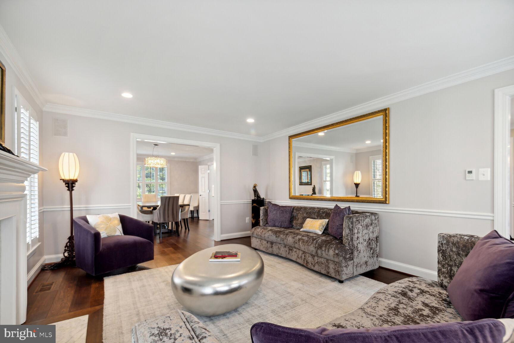 CHAIN BRIDGE SQUARE - Residential