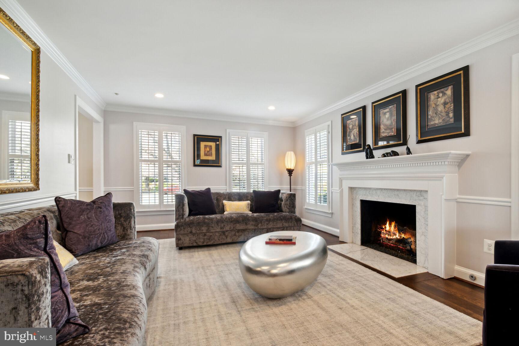 CHAIN BRIDGE SQUARE - Residential