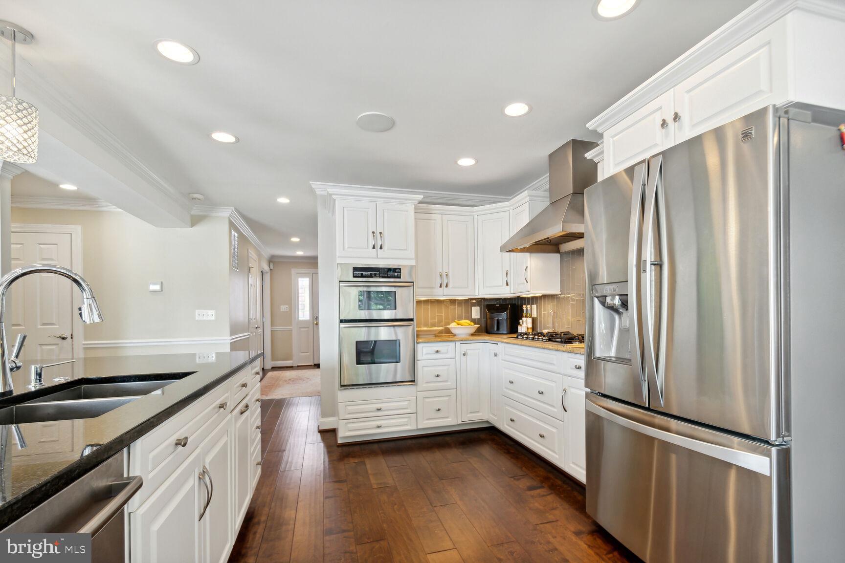 CHAIN BRIDGE SQUARE - Residential