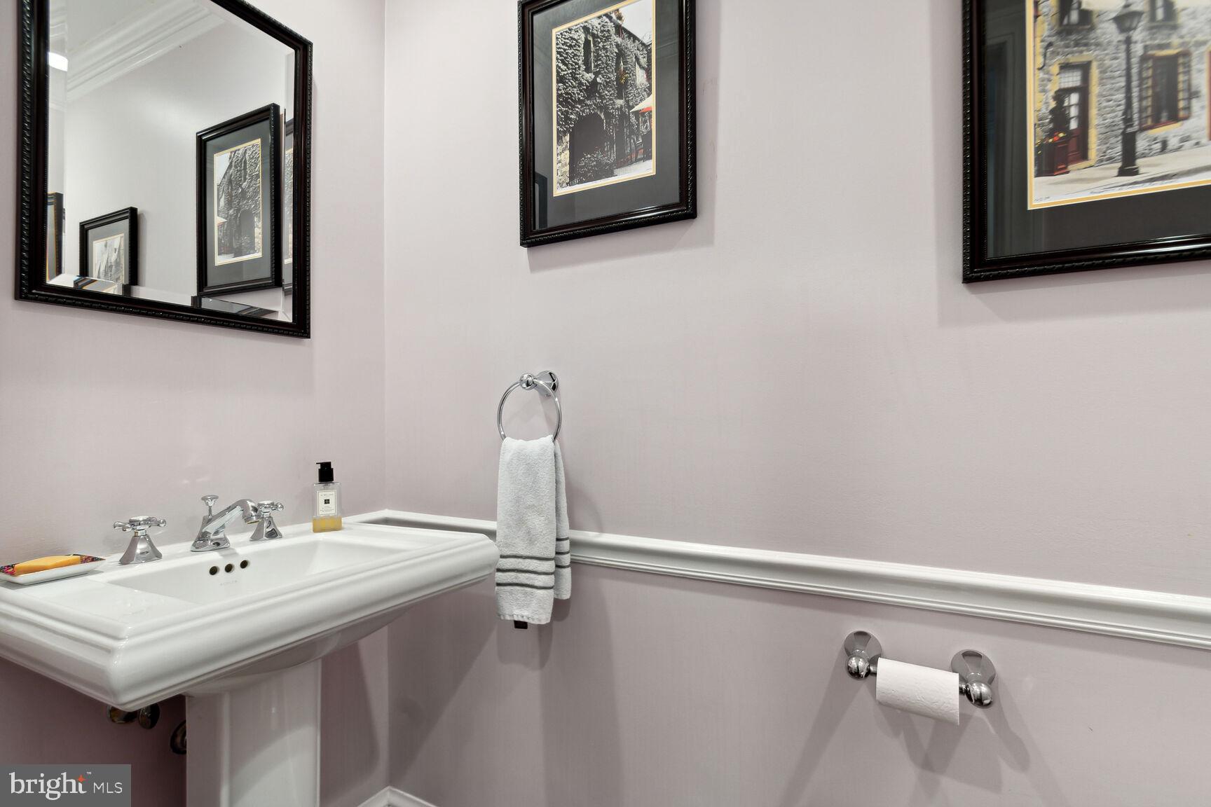 CHAIN BRIDGE SQUARE - Residential