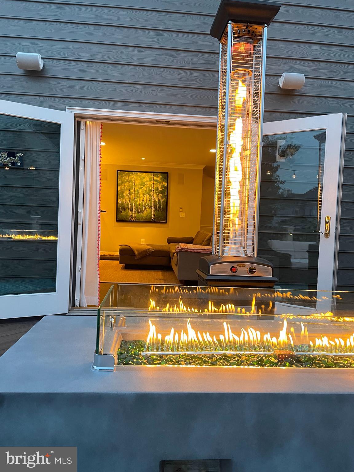 CHAIN BRIDGE SQUARE - Residential