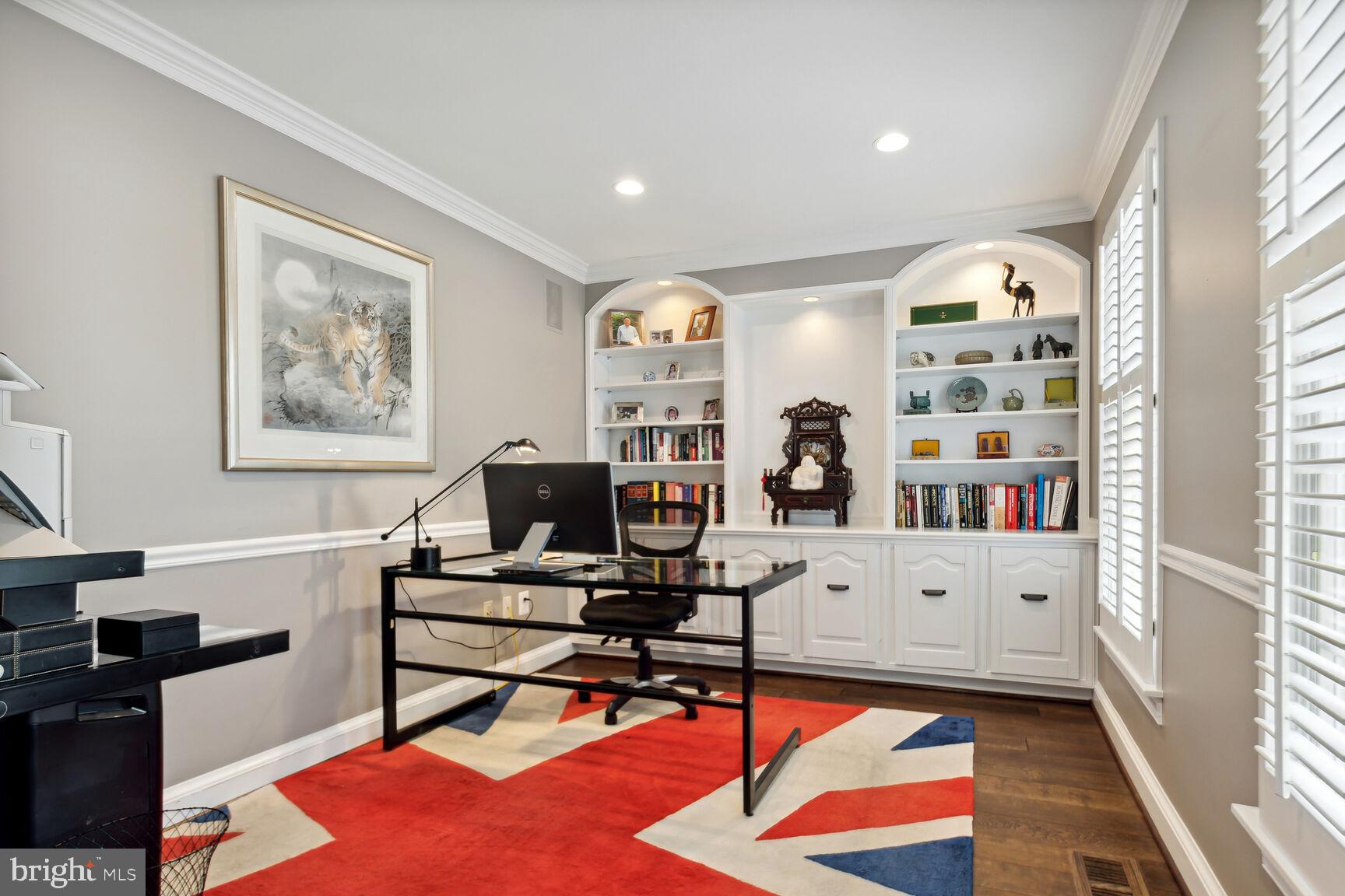 CHAIN BRIDGE SQUARE - Residential