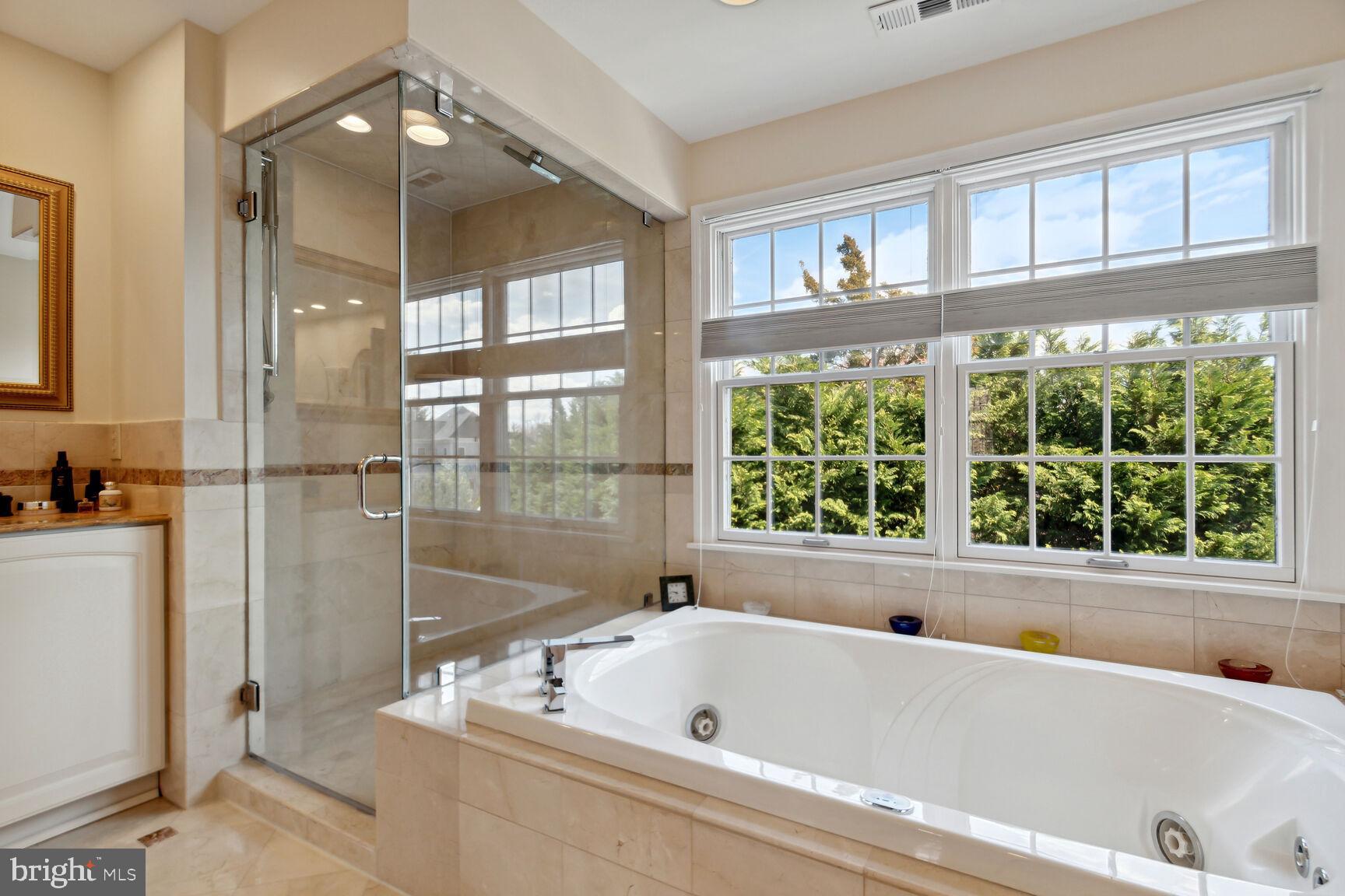 CHAIN BRIDGE SQUARE - Residential