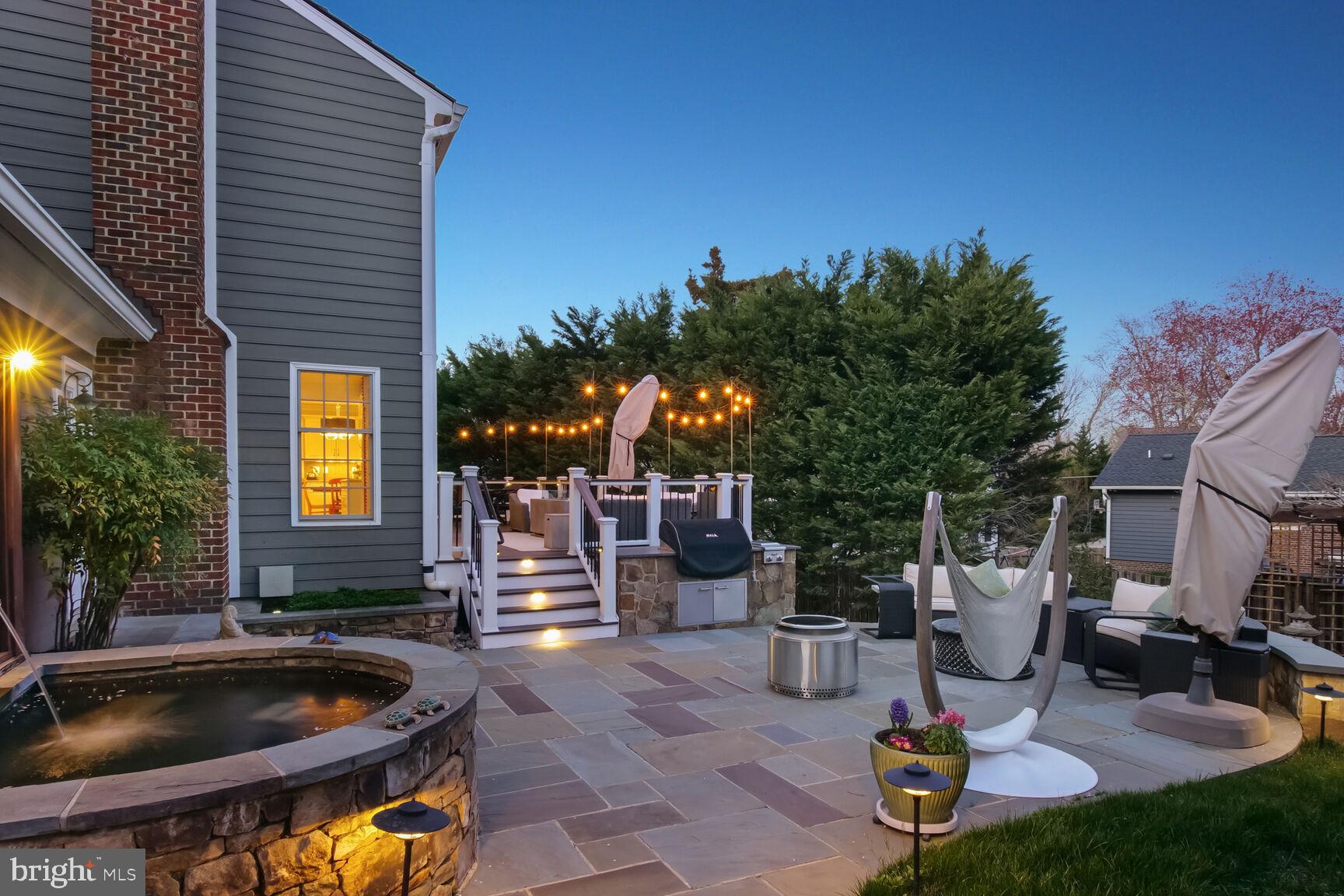 CHAIN BRIDGE SQUARE - Residential