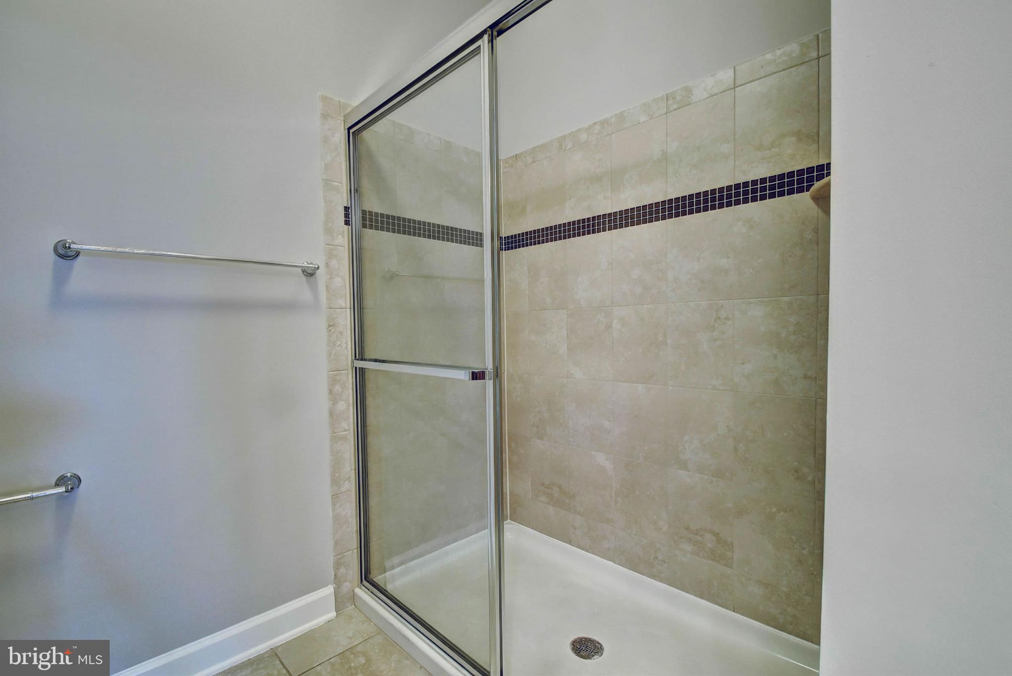 DISCOVERY SQUARE - Residential Lease