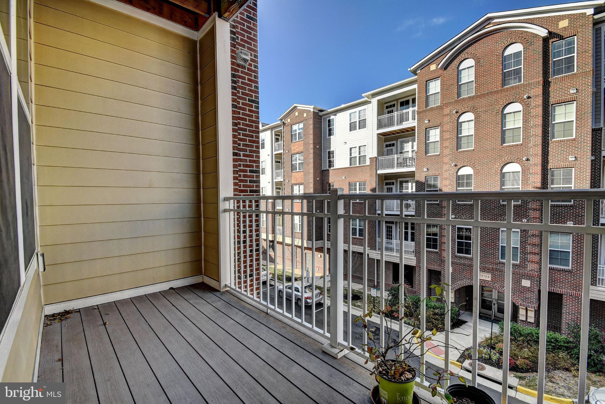 DISCOVERY SQUARE - Residential Lease