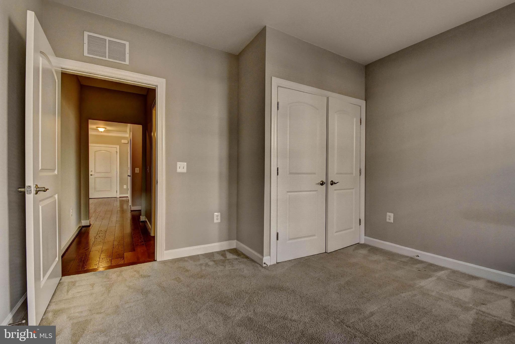 DISCOVERY SQUARE - Residential Lease