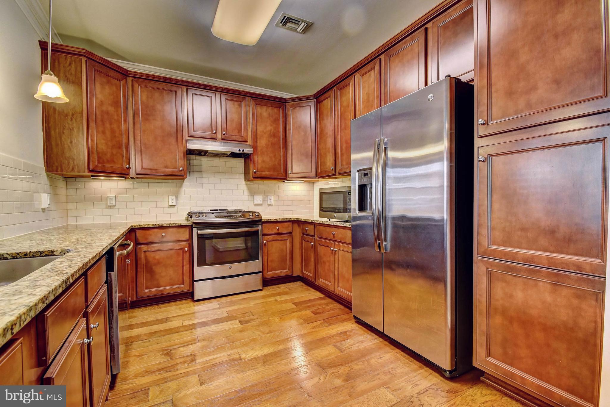 DISCOVERY SQUARE - Residential Lease