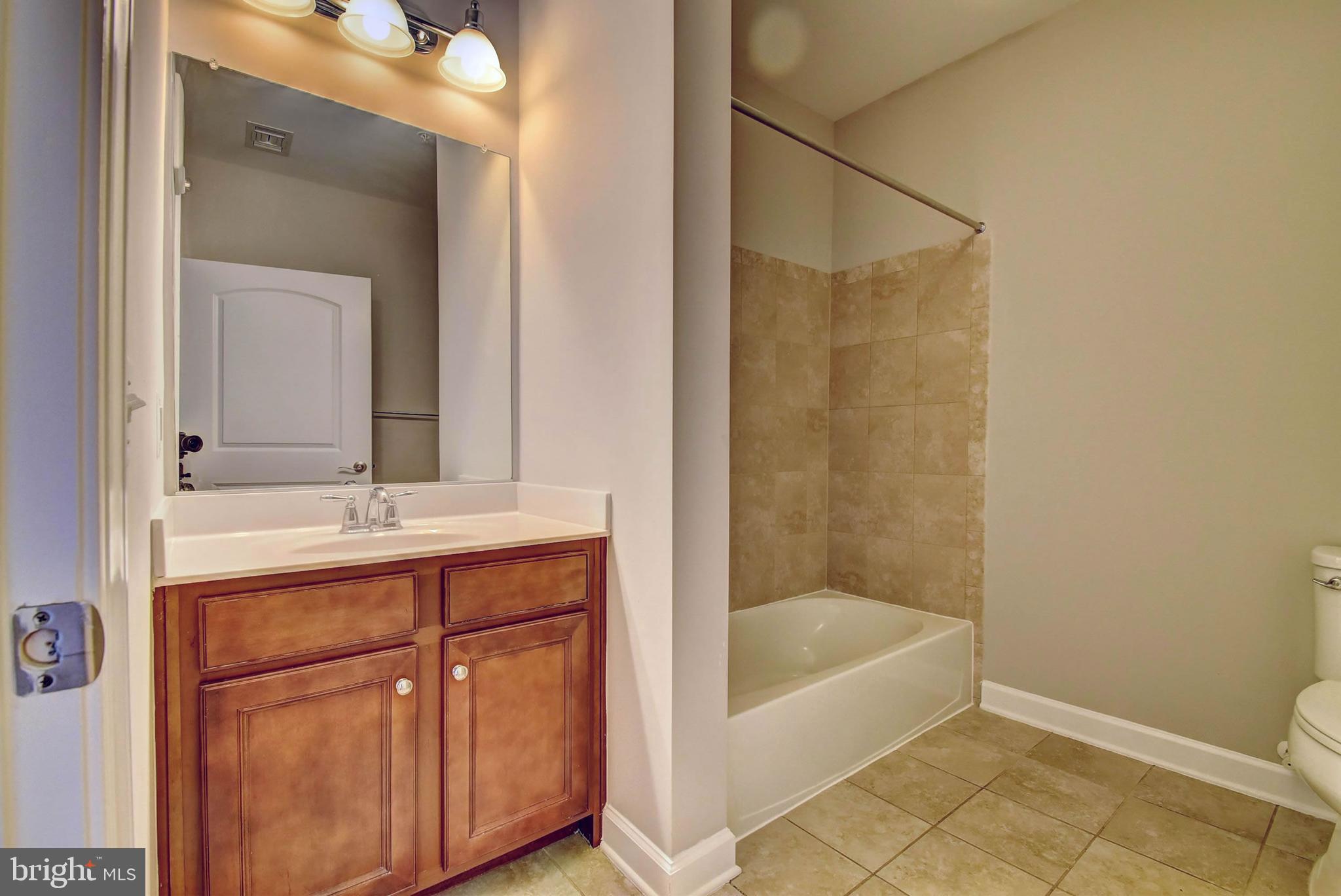 DISCOVERY SQUARE - Residential Lease