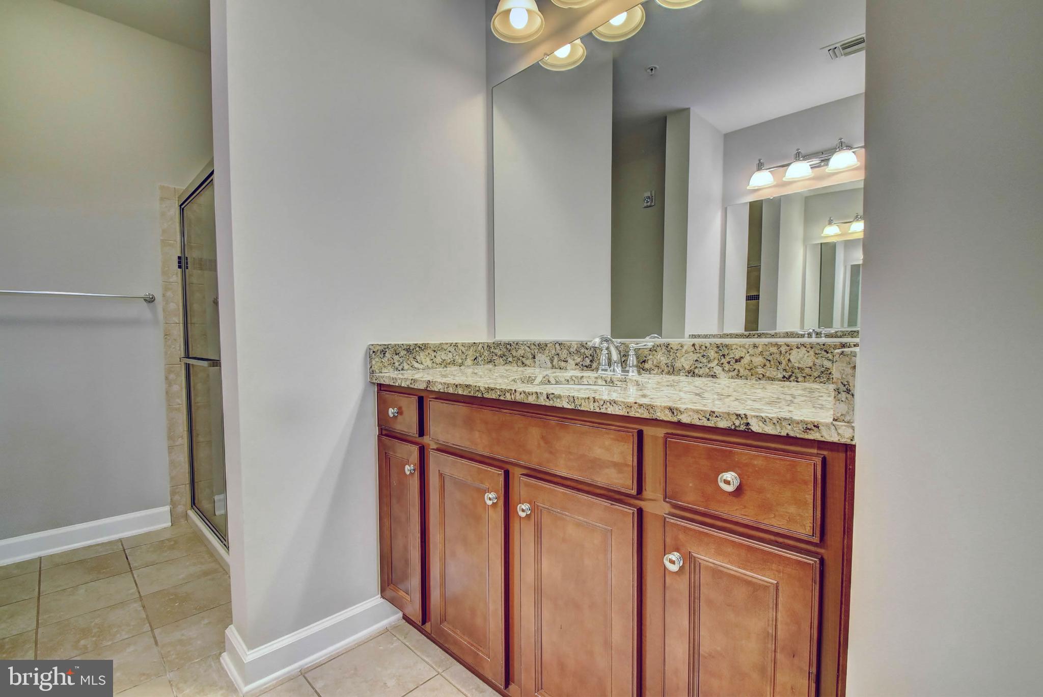 DISCOVERY SQUARE - Residential Lease