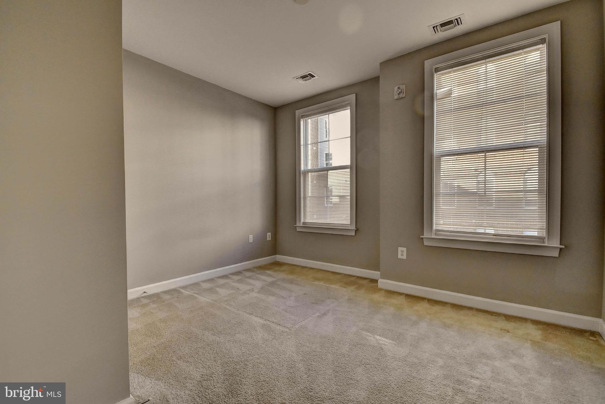 DISCOVERY SQUARE - Residential Lease