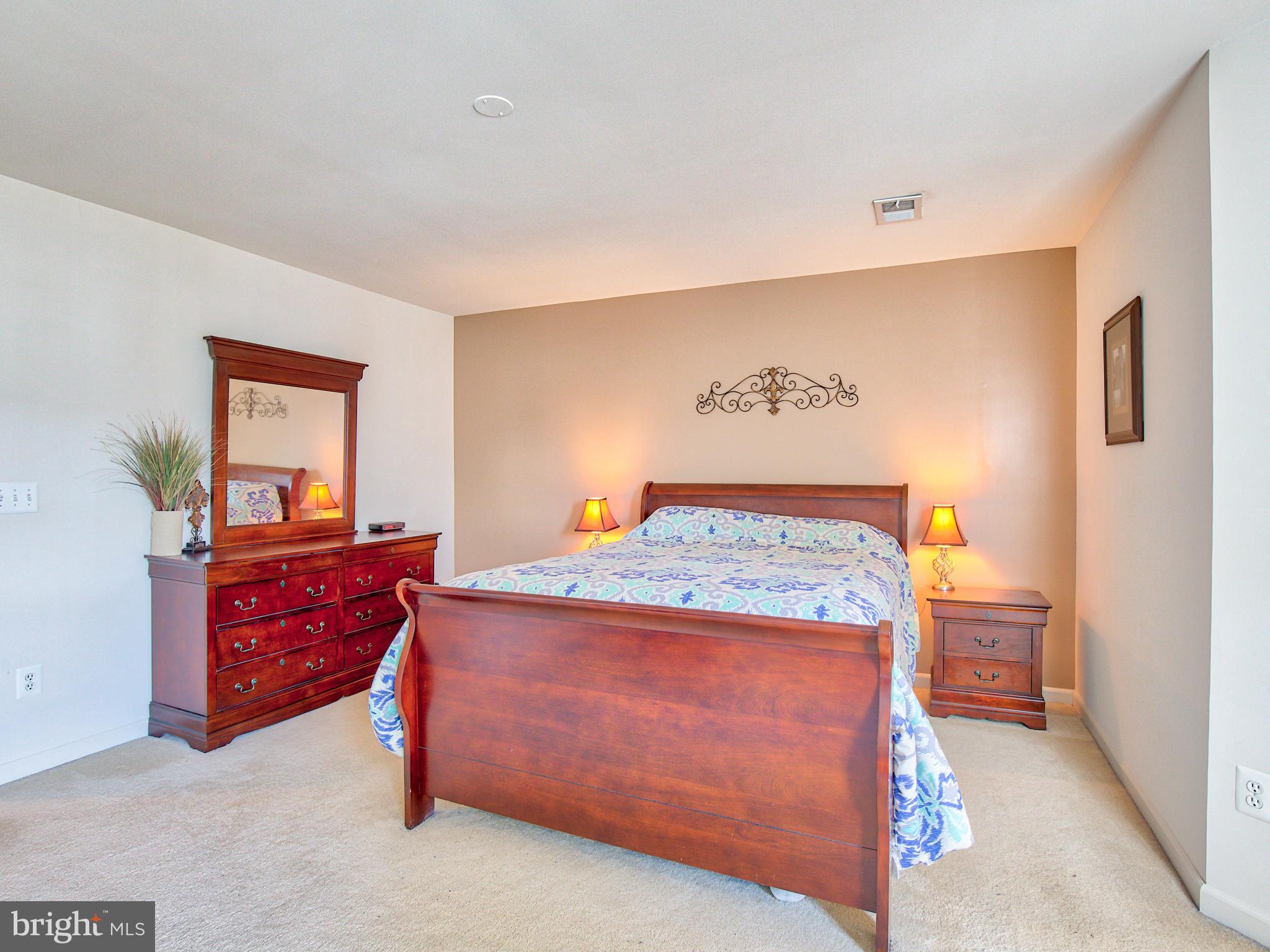 LAKELAND PLACE - Residential