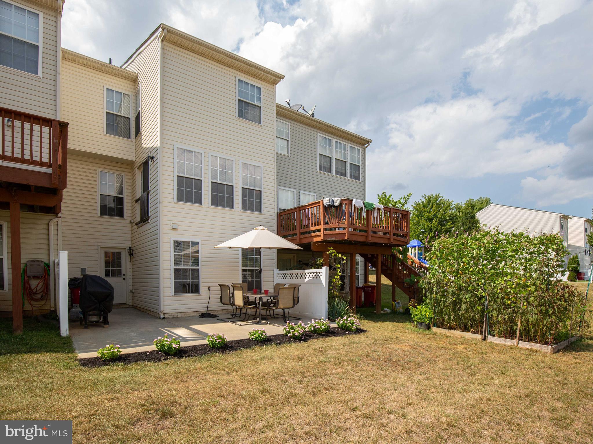 LAKELAND PLACE - Residential