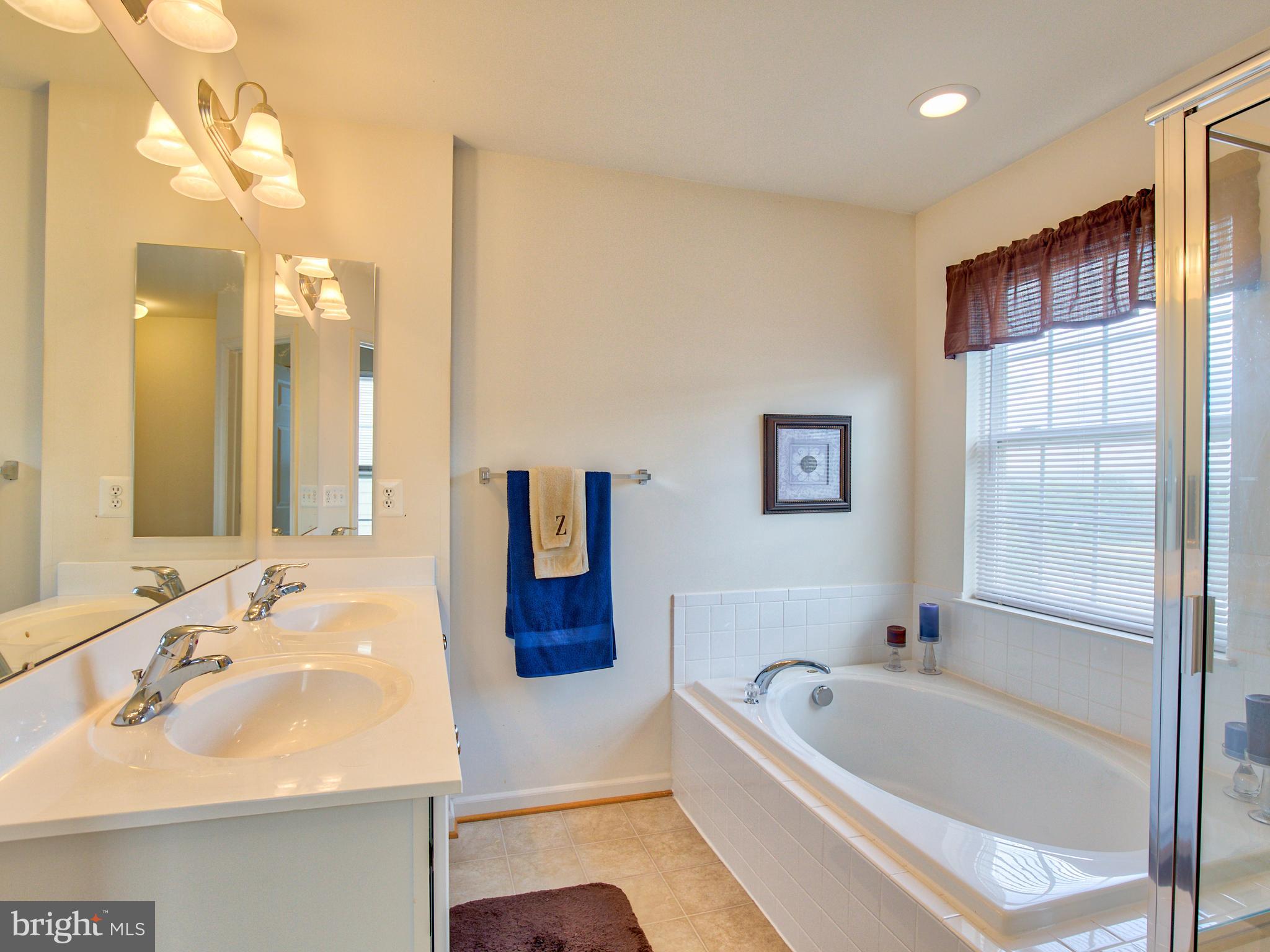 LAKELAND PLACE - Residential