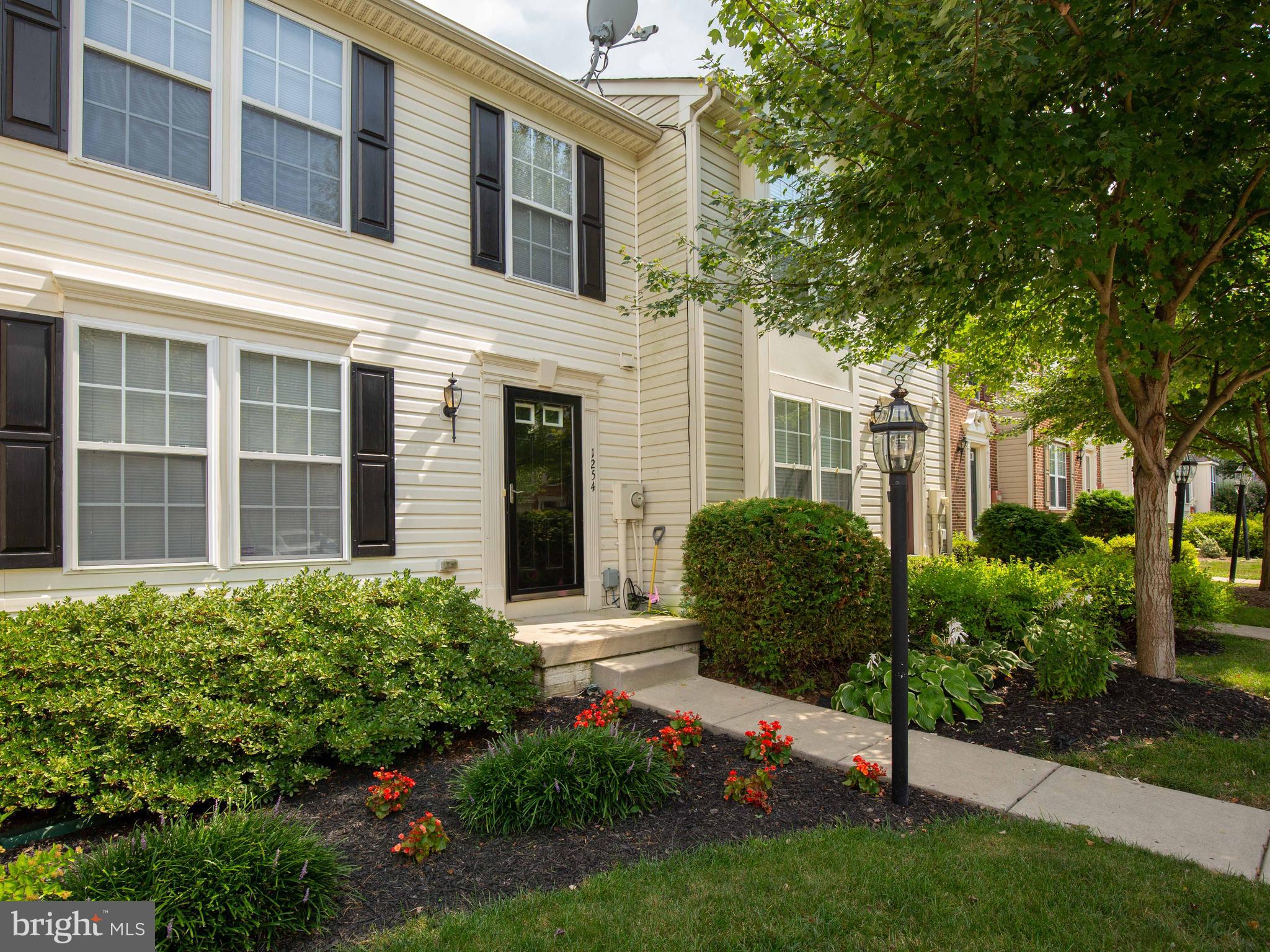 LAKELAND PLACE - Residential