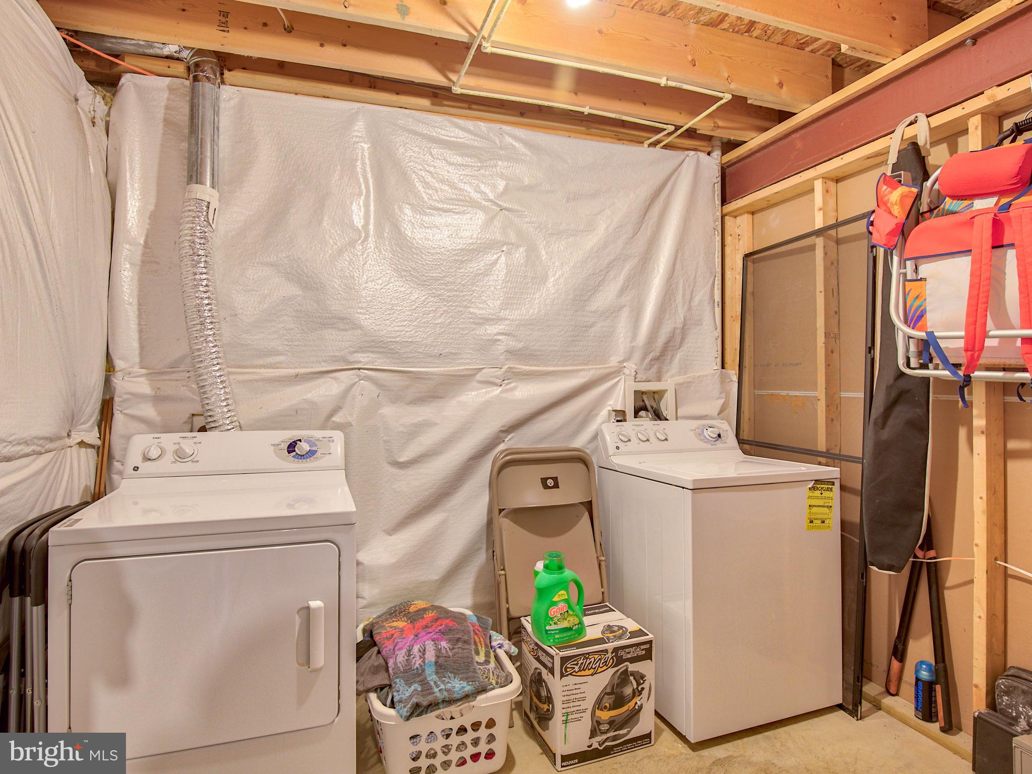 LAKELAND PLACE - Residential