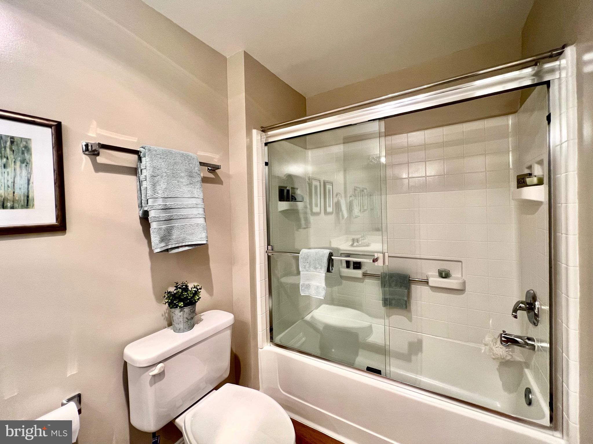 VANTAGE POINT WEST AT LW - Residential