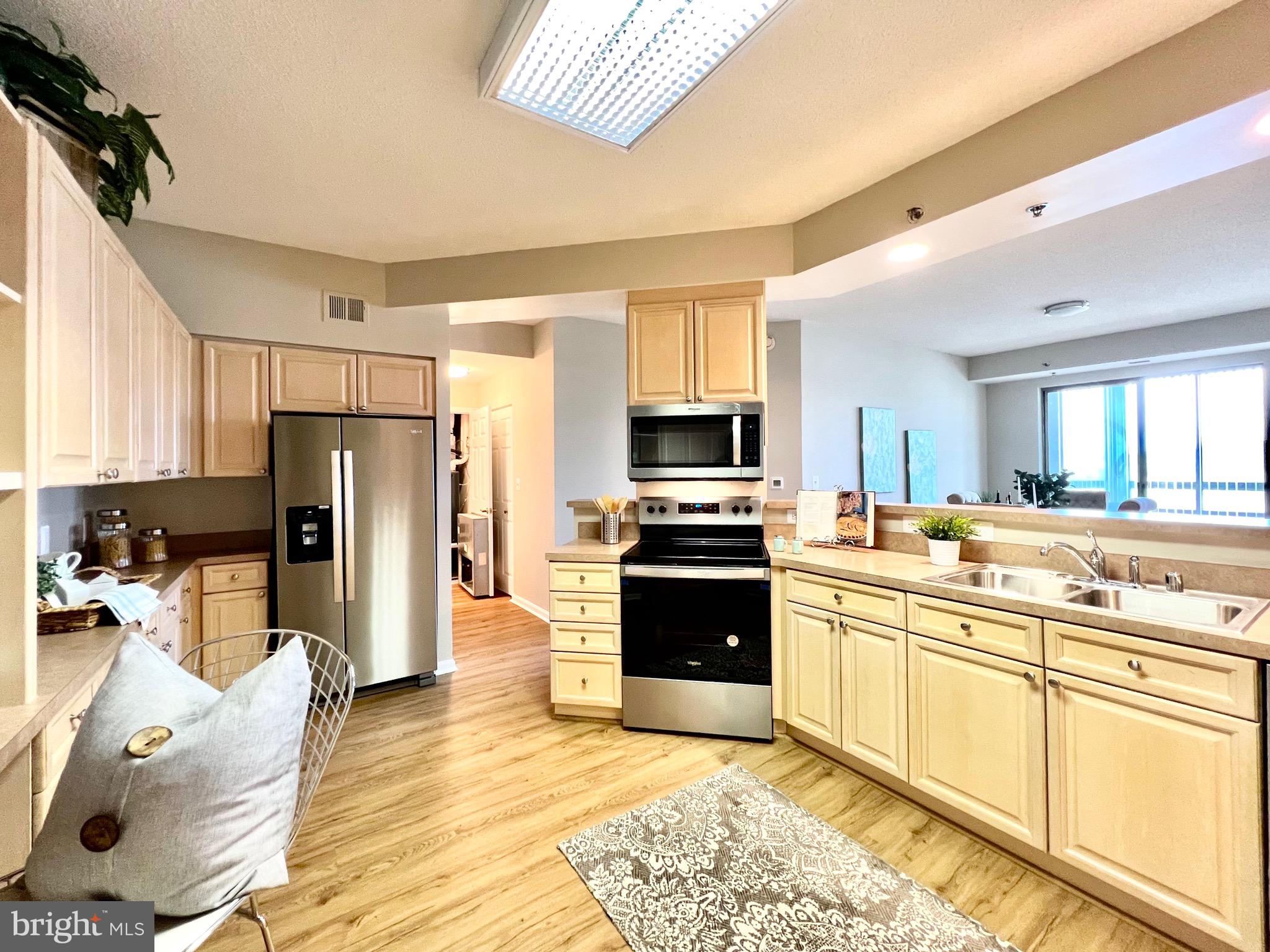 VANTAGE POINT WEST AT LW - Residential