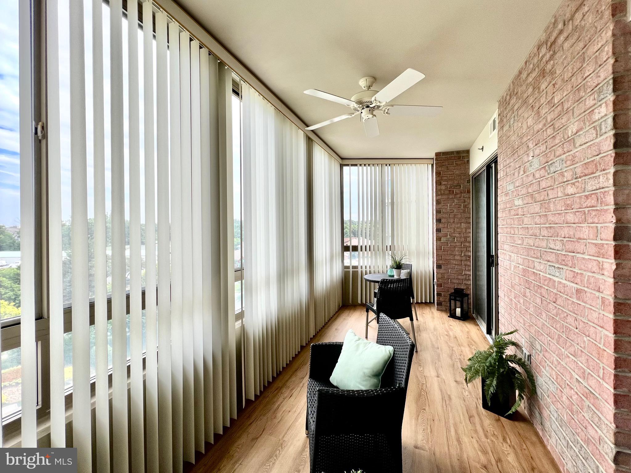 VANTAGE POINT WEST AT LW - Residential