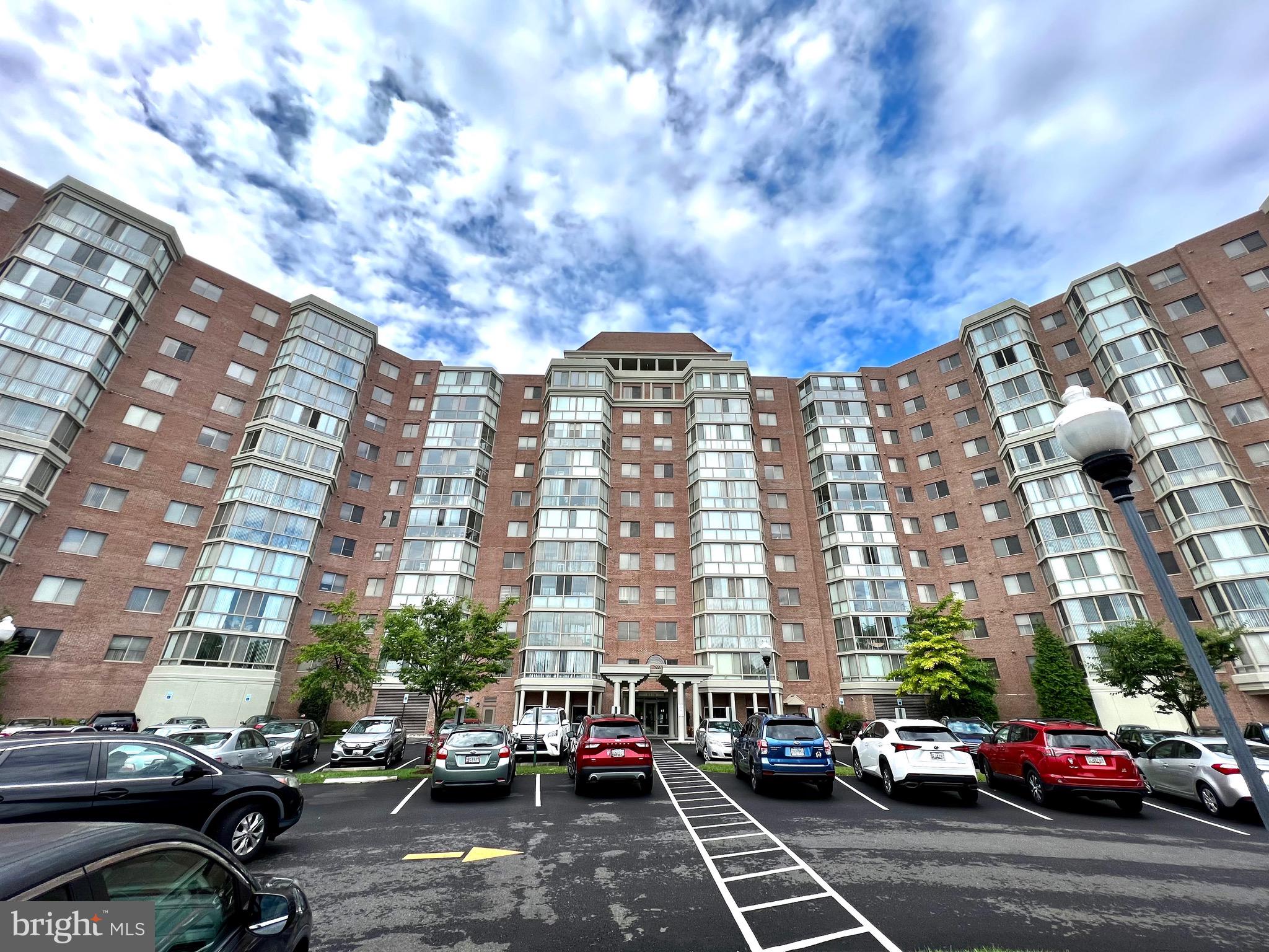 VANTAGE POINT WEST AT LW - Residential