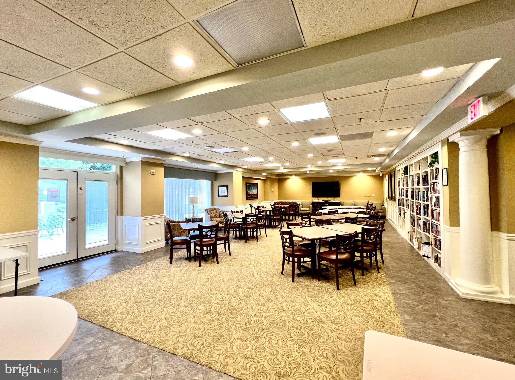 VANTAGE POINT WEST AT LW - Residential