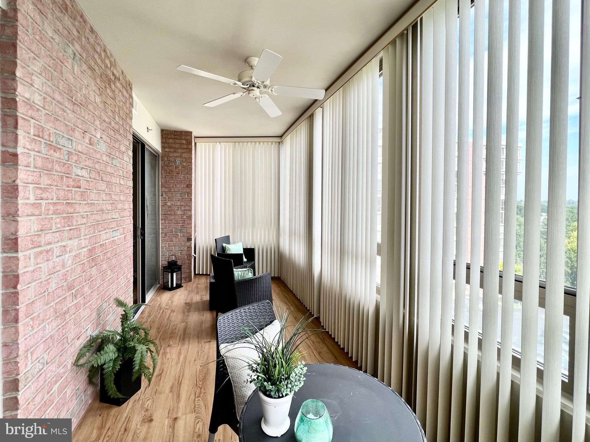 VANTAGE POINT WEST AT LW - Residential