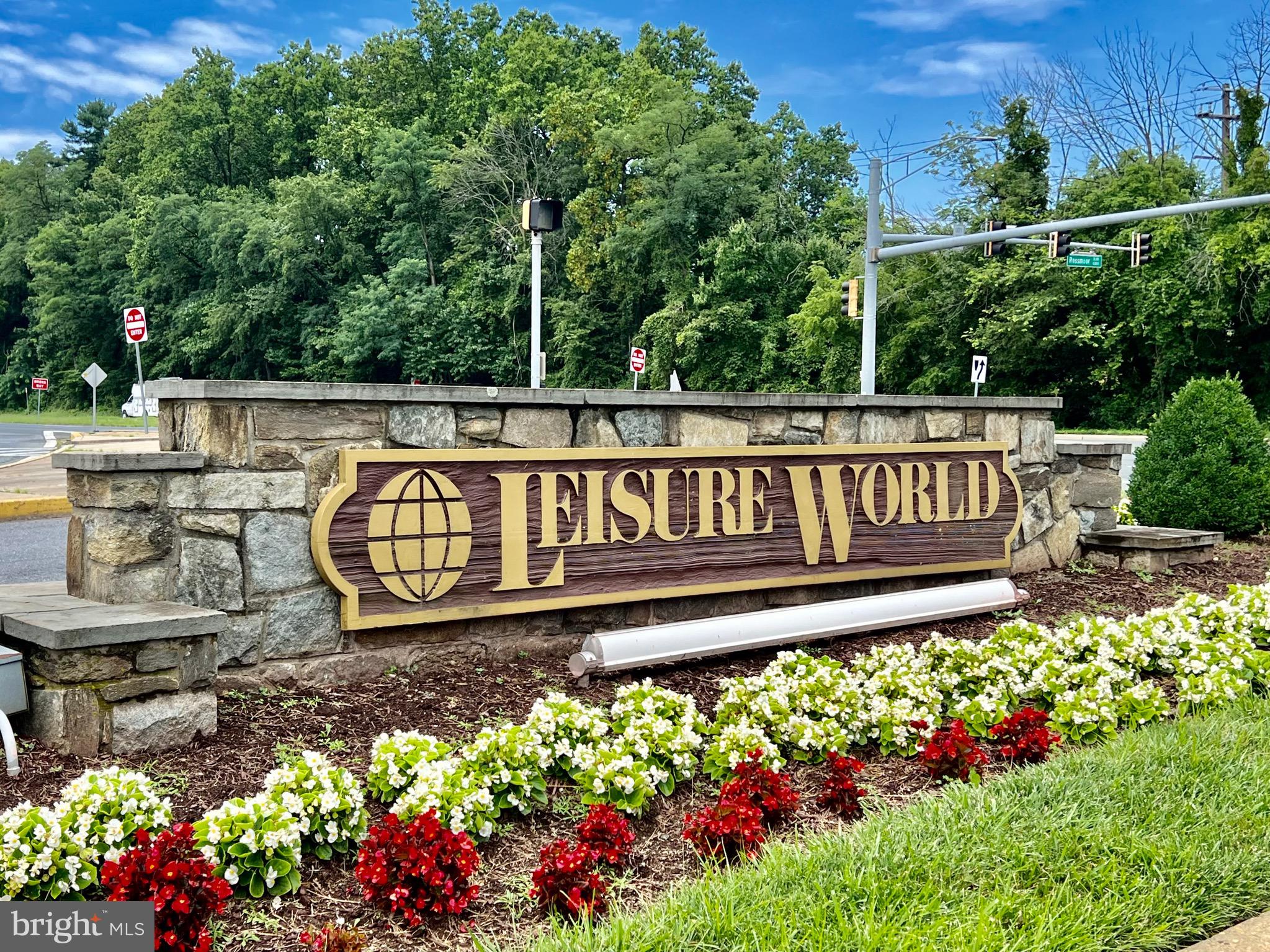 VANTAGE POINT WEST AT LW - Residential