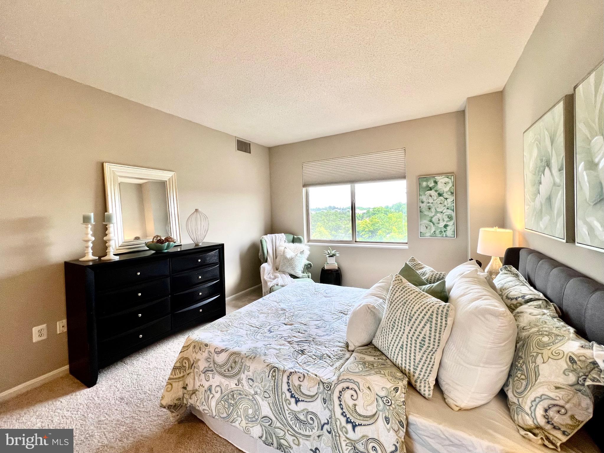 VANTAGE POINT WEST AT LW - Residential