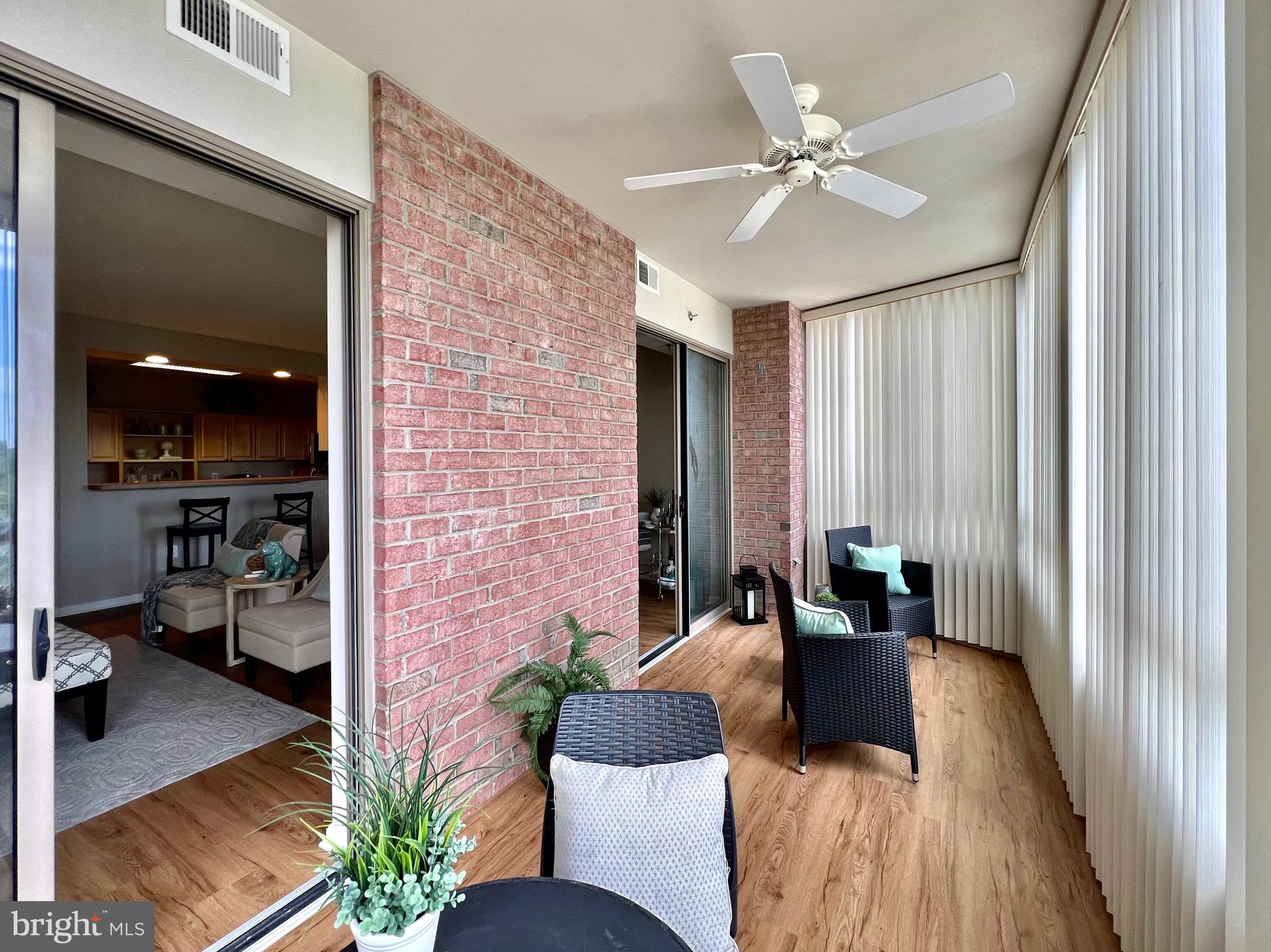 VANTAGE POINT WEST AT LW - Residential