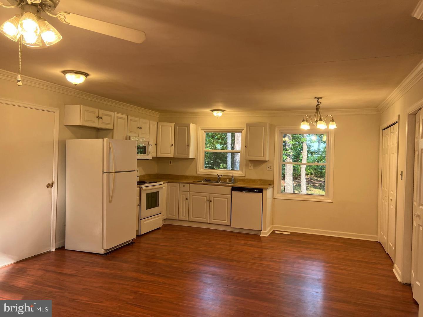 LAKE OF THE WOODS - Residential Lease