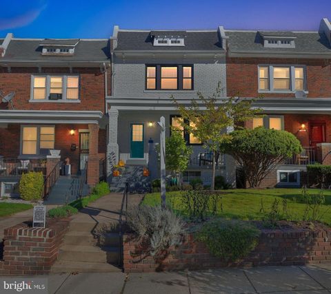 421 FARRAGUT STREET NW WASHINGTON DC 20011