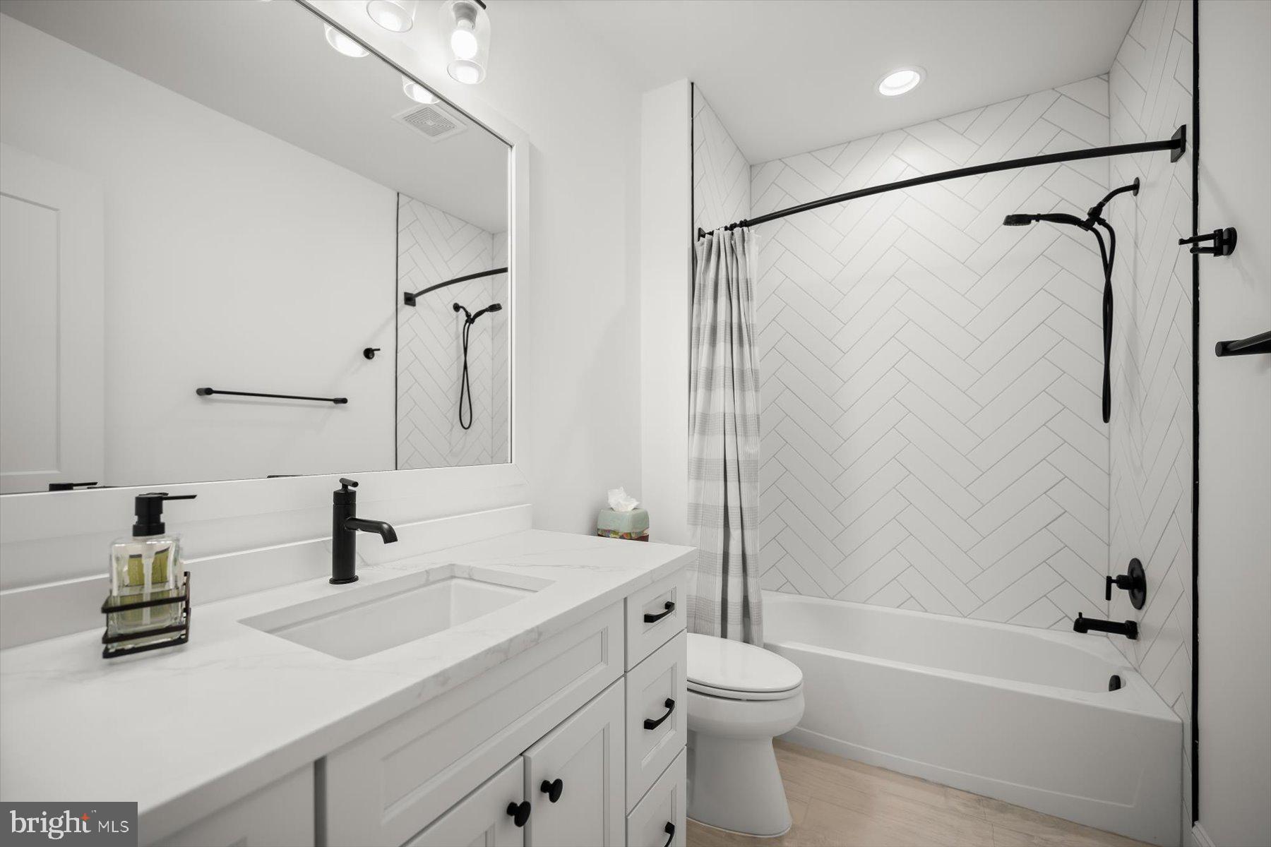 BRADLEY HILLS - Residential