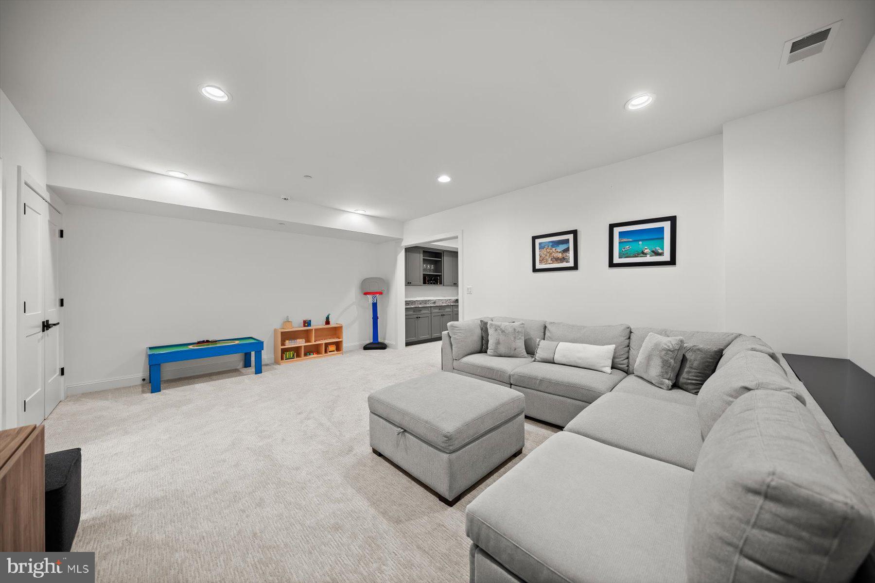 BRADLEY HILLS - Residential