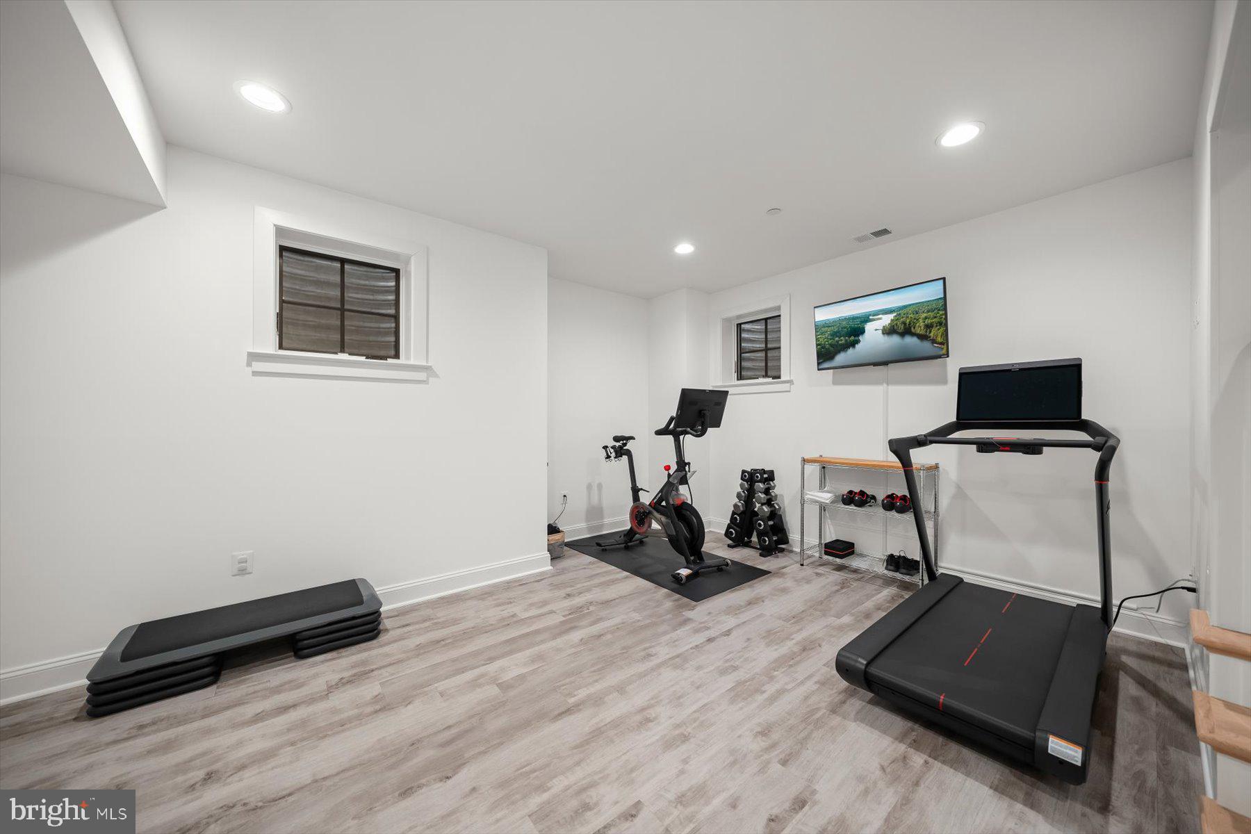 BRADLEY HILLS - Residential