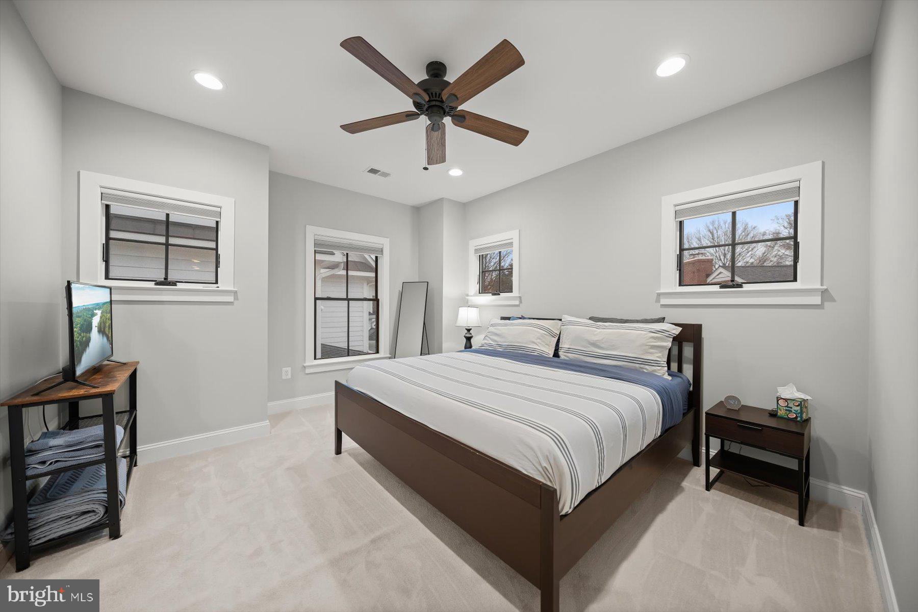 BRADLEY HILLS - Residential